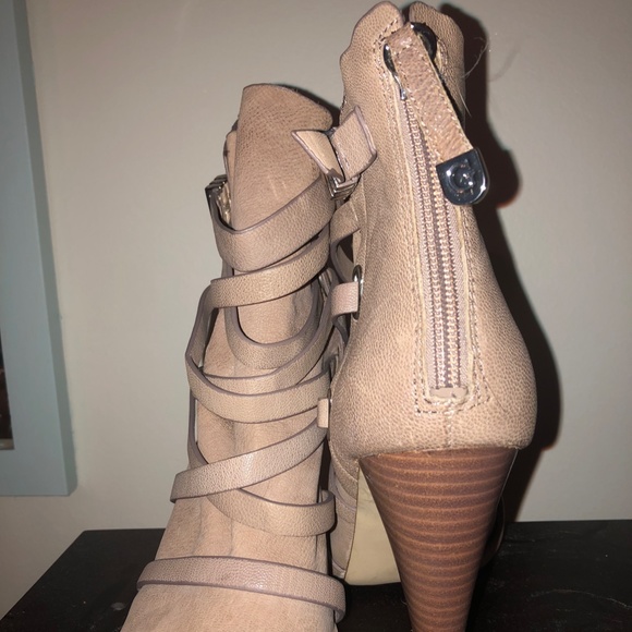 Peep toe high heeled booties - Picture 3 of 4